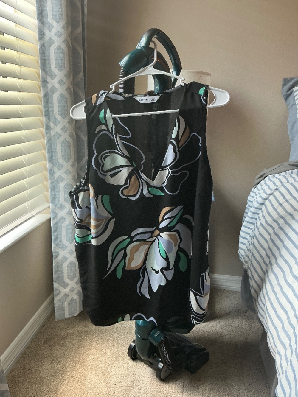 Nine West sleeveless top xl
